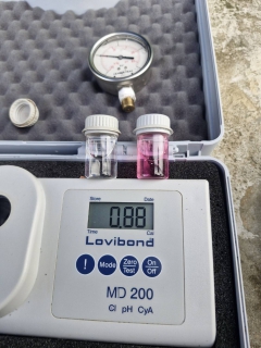 ไฟล์แนบ กปภ.สาขาภูเก็ต นำทีมลงพื้นที่ บริเวณตรงข้ามพิพิธภัณฑ์หอยราไวย์ ตำบลราไวย์ อำเภอเมืองภูเก็ต จังหวัดภูเก็ต เพื่อดำเนินการตรวจสอบคุณภาพน้ำ