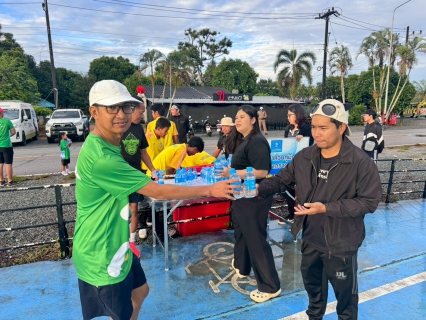 ไฟล์แนบ การประปาส่วนภูมิภาคสาขาตราด สนับสนุนน้ำดื่มตราสัญลักษณ์ กปภ.ในกิจกรรมออกกำลังกายภายใต้ โครงการแสงนำใจไทยทั้งชาติ เดิน วิ่ง ปั่น ป้องกันอัมพาต ครั้งที่ 11 เฉลิมพระเกียรติ จังหวัดตราด 