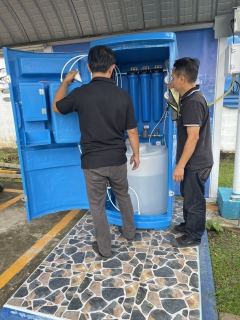 ไฟล์แนบ กปภ.สาขากาญจนบุรี ทำกิจกรรมทำความสะอาดตู้กดน้ำดื่มสะอาดบริการประชาชน เพื่อให้บริการน้ำดื่มสะอาดฟรี ณ สำนักงาน กปภ.สาขากาญจนบุรี เพื่อถวายเป็นพระราชกุศลแด่สมเด็จพระนางเจ้าสิริกิติ์ พระบรมราชินีนาถ พระบรมราชชนนีพันปีหลวง