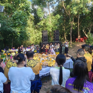 ไฟล์แนบ การประปาส่วนภูมิภาคสาขานครไทย แจกน้ำดื่มตราสัญลักษณ์ กปภ. งานประเพณีปักธงชัย