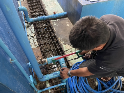 ไฟล์แนบ กปภ.สาขากาญจนบุรี ทำกิจกรรมบำรุงรักษาระบบจ่ายสารเคมี สำหรับควบคุมคุณภาพน้ำให้ได้มาตรฐานคุณภาพน้ำ กปภ. เพื่อเตรียมการรับสถานการณ์น้ำขุ่น เนื่องจากน้ำท่วมฉับพลัน น้ำป่าไหลหลาก 