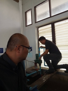 ไฟล์แนบ กปภ.สาขากาญจนบุรี ทำกิจกรรมปรับปรุงอุปกรณ์การจ่ายสารเคมี ให้มีประสิทธิภาพมากขึ้น เพื่อเตรียมความพร้อมด้านคุณภาพน้ำประปา สำหรับการรับมือผลกระทบจากพายุไต้ฝุ่น "คัลแมกี"