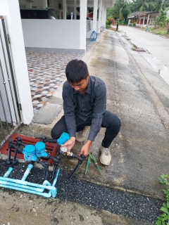 ไฟล์แนบ การประปาส่วนภูมิภาคสาขาอ่าวลึก ลงพื้นที่ตามโครงการ "ผู้ใช้น้ำมั่นใจ กปภ.เช็คชัวร์" โดยทำการตรวจสอบแรงดันน้ำ บริเวณพื้นที่อำเภออ่าวลึก จังหวัดกระบี่