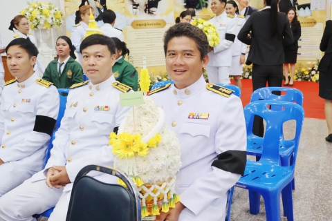 ไฟล์แนบ กปภ.สาขาปทุมธานี เข้าร่วมพิธีวางพานพุ่มดอกไม้สดถวายราชสักการะ เนื่องในวันพระบิดาแห่งฝนหลวง ประจำปี 2568