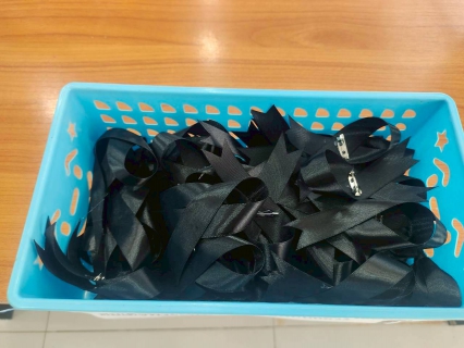 ไฟล์แนบ กปภ. สาขาสวรรคโลก เชิญชวนร่วมลงนามพร้อมเเจกโบว์ดำฟรี เพื่อแสดงความอาลัยแด่สมเด็จพระนางเจ้าสิริกิติ์ พระบรมราชินีนาถ บรมราชชนนี พระพันปีหลวง ณ สำนักงาน กปภ.สาขาสวรรคโลก