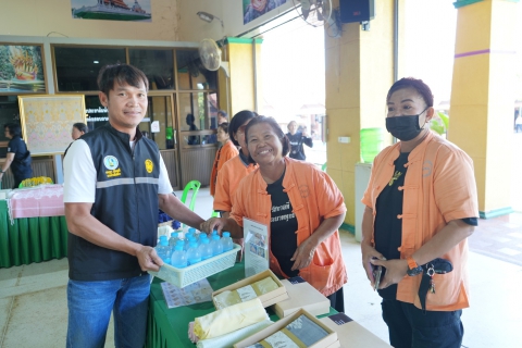 ไฟล์แนบ กปภ.ข.7 และ กปภ.สาขาบ้านดุง ร่วมให้การต้อนรับรัฐมนตรีช่วยว่าการกระทรวงมหาดไทย(มท.4) พร้อมสนับสนุนน้ำดื่มตราสัญลักษณ์ กปภ.