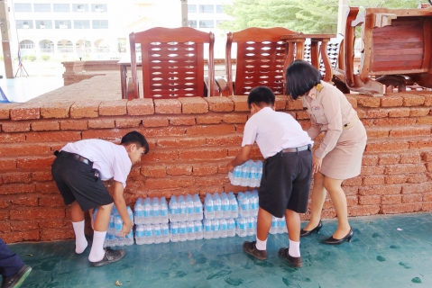 ไฟล์แนบ การประปาสาขาปทุมธานี(พ) มอบน้ำดื่ม แก่โรงเรียนวัดป่างิ้ว เพื่อบรรเทาความเดือดร้อนช่วงน้ำท่วม