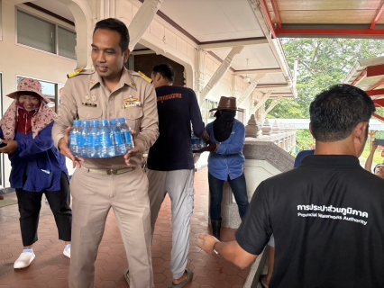 ไฟล์แนบ กปภ.เขต ๓ และกปภ.สาขาในพื้นที่ จ.นครปฐม ร่วมสนับสนุนน้ำดื่มสะอาดแก่ประชาชนผู้เดินทางมากราบถวายบังคมพระบรมศพ สมเด็จพระนางเจ้าสิริกิติ์ พระบรมราชินีนาถ พระบรมราชชนนีพันปีหลวง ณ ลานพุทธมณฑล