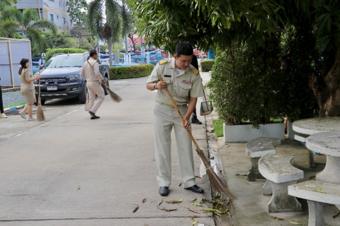 ไฟล์แนบ กปภ.สาขาสมุทรสาคร (พ) จัดกิจกรรมเคารพธงชาติ สวดมนต์ และทำความสะอาดพื้นที่สำนักงาน