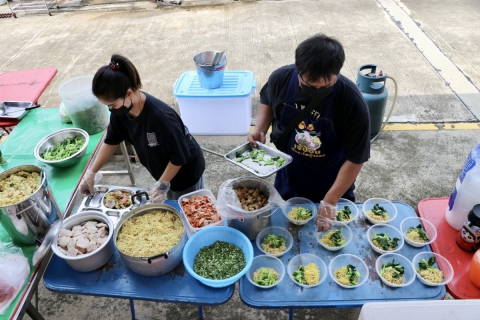 ไฟล์แนบ กปภ.สาขาสมุทรสาคร (พ) จัดกิจกรรมโครงการ อิ่มท้อง เพื่อน้องคนดี น้อมถวายเป็นพระราชกุศล