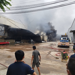 ไฟล์แนบ กปภ.สาขาสมุทรสาคร (พ) สนับสนุนการระงับเหตุเพลิงไหม้โกดังเก็บสินค้า บริษัท ยูเมย์ โลจิสติกส์ จำกัด