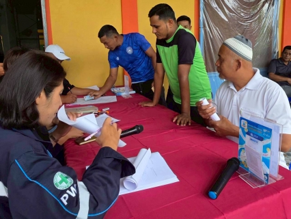 ไฟล์แนบ การประปาส่วนภูมิภาคสาขาสุไหงโก-ลก จัดกิจกรรมโครงการมุ่งมั่นเพื่อปวงชนเติมใจให้กัน ลงพื้นที่บริการประชาชนชุมชนกือบงกาแม ต.สุไหงโก-ลก อ.สุไหงโก-ลก จ.นราธิวาส