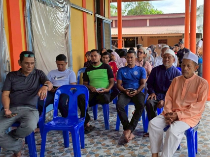 ไฟล์แนบ การประปาส่วนภูมิภาคสาขาสุไหงโก-ลก จัดกิจกรรมโครงการมุ่งมั่นเพื่อปวงชนเติมใจให้กัน ลงพื้นที่บริการประชาชนชุมชนกือบงกาแม ต.สุไหงโก-ลก อ.สุไหงโก-ลก จ.นราธิวาส