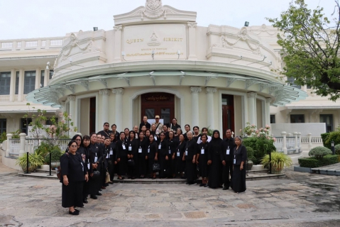 ไฟล์แนบ กปภ.สาขาชัยนาท มอบน้ำดื่มบรรจุขวดร่วมกิจกรรมเดินทางเข้าเฝ้าฯ กราบถวายบังคมพระบรมศพ สมเด็จพระนางเจ้าสิริกิติ์ พระบรมราชินีนาถ พระบรมราชชนนีพันปีหลวง 