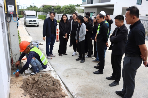ไฟล์แนบ กปภ.สาขาชลบุรี (พ) ต้อนรับคณะ ฝ่ายยุทธศาสตร์องค์กรและพัฒนาธุรกิจ กปภ. ศึกษาดูงาน ติดตั้งประปาภายในวัน และล้างถังสำรองน้ำ