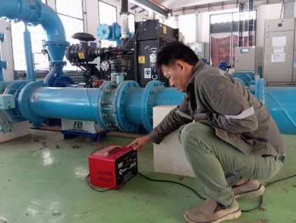 ไฟล์แนบ กปภ.สาขากาญจนบุรี ทำกิจกรรมตรวจสอบและเตรียมความพร้อมเครื่องยนต์สูบน้ำดีเซล เพื่อรองรับสภาวะฉุกเฉิน ในกรณีไม่สามารถใช้เครื่องสูบน้ำปกติได้ ณ สถานีผลิตน้ำแม่ข่ายกาญจนบุรี และสถานีจ่ายน้ำเขาหัวล้าน