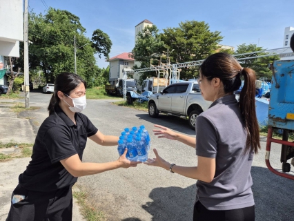 ไฟล์แนบ กปภ.เขต 1 มอบน้ำดื่ม 1,800 ขวด พร้อมสนับสนุนเครื่องจักร เครื่องมือ อุปกรณ์ และพนักงาน เพื่อช่วยฟื้นฟูระบบผลิต - สูบจ่ายน้ำในพื้นที่ กปภ.เขต 5 ที่ได้รับผลกระทบจากภัยน้ำท่วม