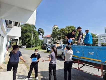 ไฟล์แนบ กปภ.เขต 1 มอบน้ำดื่ม 1,800 ขวด พร้อมสนับสนุนเครื่องจักร เครื่องมือ อุปกรณ์ และพนักงาน เพื่อช่วยฟื้นฟูระบบผลิต - สูบจ่ายน้ำในพื้นที่ กปภ.เขต 5 ที่ได้รับผลกระทบจากภัยน้ำท่วม