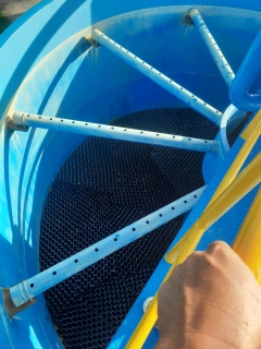 ไฟล์แนบ การประปาส่วนภูมิภาคสาขาบางสะพานร่วมกันทำความสะอาด ล้างถังตกตะกอนโมบายแพล้น ขนาด 100 ลบ.ม.ณ สถานีผลิตน้ำร่อนทอง