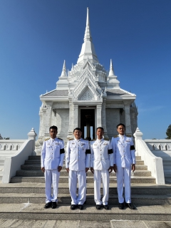 ไฟล์แนบ กปภ.สาขานราธิวาส ร่วมพิธีเจริญพระพุทธมนต์ทำบุญตักบาตร และพิธีวางพานพุ่มดอกไม้ถวายราชสักการะ ถวายพระราชกุศล เนื่องในวันคล้ายวันพระบรมราชสมภพพระบาทสมเด็จพระบรมชนกาธิเบศร มหาภูมิพลอดุลยเดชมหาราช บรมนาถบพิตร วันชาติ และ วันพ่อแห่งชาติ 5 ธันวาคม 2568