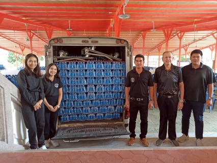 ไฟล์แนบ กปภ.ข.3 ร่วมกับ กปภ.สาขาอ้อมน้อย มอบน้ำดื่มเพื่ออำนวยความสะดวกแก่ประชาชนที่เดินทางเข้าเฝ้าฯ กราบถวายบังคมพระบรมศพ พระพันปีหลวง ณ ลานพิธีพุทธมณฑล