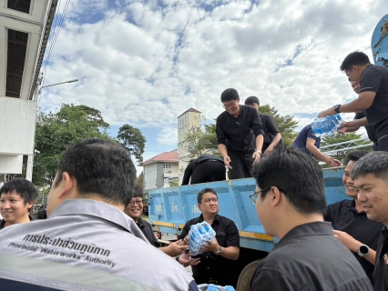 ไฟล์แนบ กปภ.เขต 1 สนับสนุนน้ำดื่ม 6,000 ขวด ส่งมอบให้ กปภ.สาขาศรีสะเกษ เพื่อสนับสนุนทหารที่ปฏิบัติหน้าที่แนวชายแดนไทย - กัมพูชา และผู้อพยพ