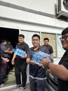 ไฟล์แนบ กปภ.เขต 1 สนับสนุนน้ำดื่ม 6,000 ขวด ส่งมอบให้ กปภ.สาขาศรีสะเกษ เพื่อสนับสนุนทหารที่ปฏิบัติหน้าที่แนวชายแดนไทย - กัมพูชา และผู้อพยพ