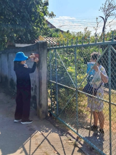 ไฟล์แนบ การประปาส่วนภูมิภาคสาขาลำพูน โดยนายศุภกฤษณ์  จันทร์ศุภเสน ผู้จัดการการประปาส่วนภูมิภาคสาขาลำพูน พร้อมด้วยหัวหน้างานและพนักงาน กปภ.สาขาลำพูน จัดกิจกรรม   "โครงการเติมใจให้กัน ประจำปี 2569" ครั้งที่ 1/2569 ณ หมู่บ้านร่องส้าว ต.บ้านกลาง อ.เมือง จ.ลำพูน โดยได้จัดกิจกรรม พบปะประชาชน ให้ความรู้ระบบประปา ตรวจสอบมิเตอร์ ประชาสัมพันธ์ช่องทางการชำระค่าน้ำแบบออนไลน์ พร้อมทั้งมอบของที่ระลึกและน้ำดื่มตราสัญลักษณ์กปภ. ให้กับผู้ใช้น้ำที่เข้าร่วมกิจกรรมเพื่อเป็นของขวัญปีใหม่ให้กับลูกค้า 