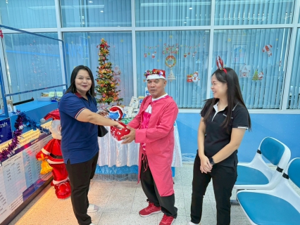 ไฟล์แนบ กปภ.สาขาสามพราน จัดกิจกรรมมอบของที่ระลึกแก่ลูกค้า เนื่องในเทศกาลคริสต์มาสและปีใหม่