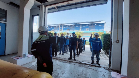 ไฟล์แนบ กปภ.ข.3 จัดโครงการฝึกอบรมหลักสูตร "ผู้บังคับปั้นจั่น ผู้ให้สัญญาณแก่ผู้บังคับปั้นจั่น ผู้ยืดเกาะวัสดุ และผู้ควบคุมการใช้ปั้นจั่น สําหรับปั้นจั่นชนิดอยู่กับที่ประเภทปั้นจั่นเหนือศีรษะ ปั้นจั่นขาสูง หรือปั้นจั่นที่มีลักษณะการทํางานคล้ายคลึงกัน" ให้แก่พนักงานในสังกัด กปภ.ข.3