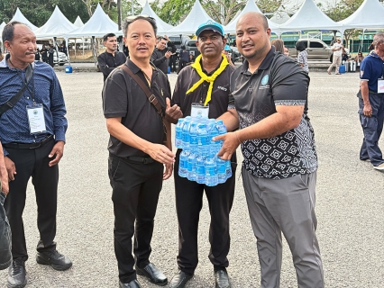 ไฟล์แนบ กปภ.สาขาระนอง สนับสนุนน้ำดื่ม ร่วมส่งพสกนิกรชาวระนอง เดินทางเข้ากราบถวายบังคมพระบรมศพ  สมเด็จพระนางเจ้าสิริกิติ์ พระบรมราชินีนาถ พระบรมราชชนนีพันปีหลวง รอบ 4