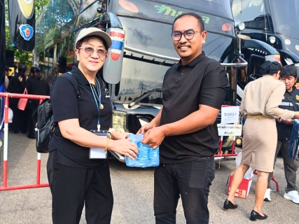 ไฟล์แนบ กปภ.สาขาระนอง สนับสนุนน้ำดื่ม ร่วมส่งพสกนิกรชาวระนอง เดินทางเข้ากราบถวายบังคมพระบรมศพ  สมเด็จพระนางเจ้าสิริกิติ์ พระบรมราชินีนาถ พระบรมราชชนนีพันปีหลวง รอบ 4