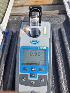 ไฟล์แนบ กปภ.สาขาภูเก็ต ลงพื้นที่ตรวจสอบคุณภาพน้ำปลายสาย บริเวณบ้านแหลมหิน ม.7 ถ.เทพกระษัตรี ต.เกาะแก้ว อ.เมือง จังหวัดภูเก็ต เพื่อดำเนินการตรวจสอบคุณภาพน้ำ