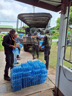 ไฟล์แนบ กปภ. เดินหน้าดูแลประชาชนชายแดนไทย-กัมพูชา ส่งน้ำสะอาดกว่า 16.5 ล้านลิตร สนับสนุนภารกิจความมั่นคงต่อเนื่อง