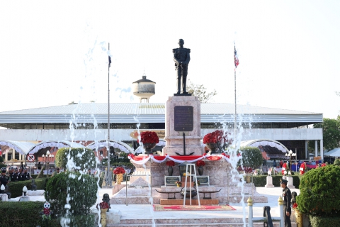 ไฟล์แนบ การประปาส่วนภูมิภาคสาขาชุมพร ร่วมงาน "วันทหารผ่านศึก"  ในพิธีวางพวงมาลา ณ พระอนุสาวรีย์ พลเรือเอก พระเจ้าบรมวงศ์เธอ พระองค์เจ้าอาภากรเกียรติวงศ์ กรมหลวงชุมพรเขตอุดมศักดิ์ ค่ายเขตอุดมศักดิ์ จังหวัดชุมพร