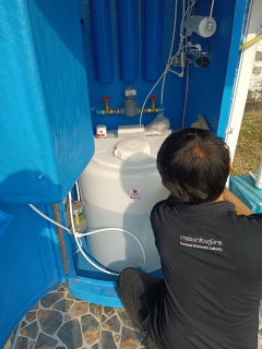 ไฟล์แนบ กปภ.สาขากาญจนบุรี จัดกิจกรรมทำความสะอาดตู้กดน้ำดื่มสะอาดบริการประชาชน เพื่อให้บริการน้ำดื่มสะอาดฟรี ณ สำนักงาน กปภ.สาขากาญจนบุรี