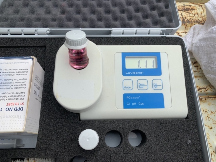 ไฟล์แนบ กปภ.สาขาอ้อมน้อย ลงพื้นที่ตรวจสอบคุณภาพน้ำ โครการ เคฟ ศาลายา คอนโดมิเนียม�ต.ศาลายา หลังจากได้รับแจ้งจากผู้ใช้น้ำว่าน้ำประปามีกลิ่น สี และมีตะกอนมาก