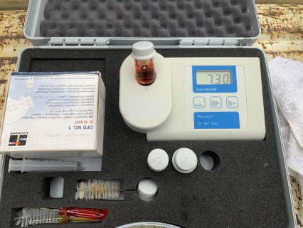 ไฟล์แนบ กปภ.สาขาอ้อมน้อย ลงพื้นที่ตรวจสอบคุณภาพน้ำ โครการ เคฟ ศาลายา คอนโดมิเนียม�ต.ศาลายา หลังจากได้รับแจ้งจากผู้ใช้น้ำว่าน้ำประปามีกลิ่น สี และมีตะกอนมาก