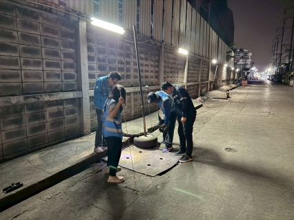 ไฟล์แนบ กปภ.สาขาอ้อมน้อย ลงพื้นที่ทำกิจกรรมลดน้ำสูญเสียเชิงรุก บริเวณ DMA10 ซอยแปซิฟิกส์ ต.อ้อมน้อย อ.กระทุ่มแบน จ.สมุทรสาคร