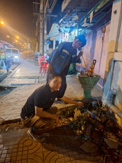 ไฟล์แนบ กปภ.สาขาอ้อมน้อย ลงพื้นที่ทำกิจกรรมลดน้ำสูญเสียเชิงรุก บริเวณ DMA10 ซอยแปซิฟิกส์ ต.อ้อมน้อย อ.กระทุ่มแบน จ.สมุทรสาคร