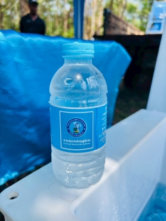 ไฟล์แนบ กปภ.สาขาตะกั่วป่า สนับสนุนน้ำดื่มบรรจุขวดตราสัญลักษณ์ กปภ. ให้กับที่ว่าการอำเภอตะกั่วป่า ภายใต้โครงการกปภ.ปันน้ำใจ (PWA Care)