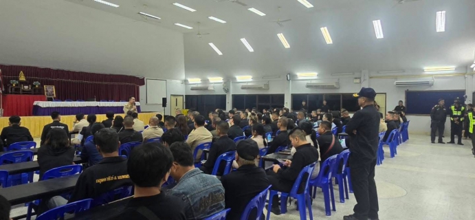 ไฟล์แนบ การประปาส่วนภูมิภาคสาขาพิจิตร     เข้าร่วมพิธีส่งประชาชนในการเดินทางเข้าเฝ้าฯ กราบถวายบังคมพระบรมศพ สมเด็จพระนางเจ้าสิริกิติ์ พระบรมราชินีนาถ พระบรมราชชนนีพันปีหลวง