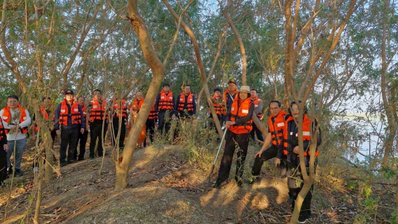 ไฟล์แนบ การประปาส่วนภูมิภาคสาขาพิจิตร   เข้าร่วมลงพื้นที่สำรวจและหาแนวทางป้องกันการเพลิงไหม้ บริเวณบึงสีไฟ จังหวัดพิจิตร 