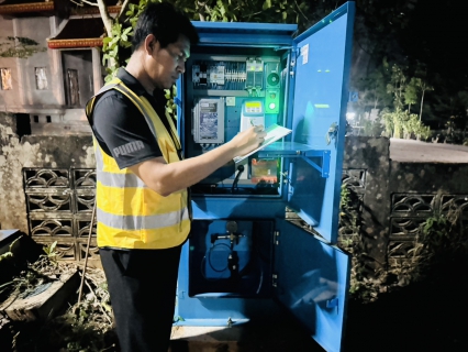 ไฟล์แนบ การประปาส่วนภูมิภาคสาขาอ่าวลึก ลงพื้นที่ออกสำรวจค้นหาท่อแตก  รั่ว (Step Test) บริเวณถนนอ่าวลึก-พระแสง