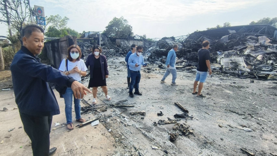 ไฟล์แนบ 💙กปภ.สาขากบินทร์บุรี  ลงพื้นที่สนับสนุนน้ำดื่มบรรจุขวดตราสัญลักษณ์ กปภ. และอำนวยความสะดวก เหตุเพลิงไหม้โรงงานรับซื้อของเก่า  บริเวณถนน 304 พื้นที่หมู่ 4 ตำบลเมืองเก่า อำเภอกบินทร์บุรี จังหวัดปราจีนบุรี