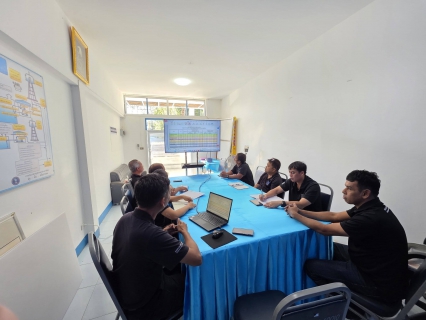 ไฟล์แนบ วันที่ 6 กุมภาพันธ์ 2568 เวลา 08.30 น. กปภ.สาขาเขาชัยสน นำโดย นายณัฐยุทธ โชโต ผจก.กปภ.สาขาเขาชัยสน พร้อมด้วย หัวหน้างาน และพนักงานในสังกัด ร่วมกิจกรรมสนทนายามเช้า (Morning Talk) ครั้งที่ 5/2569