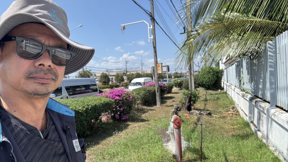 ไฟล์แนบ กปภ.สาขาภูเก็ต นำทีมลงพื้นที่ บริเวณท่าอากาศยานนานาชาติภูเก็ต อำเถอถลาง จังหวัดภูเก็ต ดำเนินการระบายตะกอนในเส้นท่อจ่ายน้ำ (Blow off)