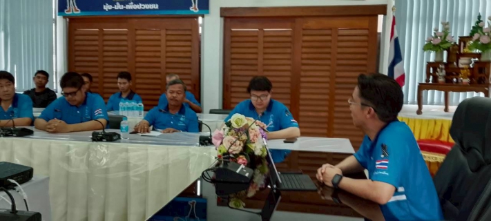 ไฟล์แนบ วันที่  12 มีนาคม 2569  นายศุภกฤษณ์  จันทร์ศุภเสน  ผจก.กปภ.สาขาลำพูน พร้อมด้วยหัวหน้างานและพนักงานในสังกัด จัดกิจกรรมสนทนายามเช้า (Morning Talk) ครั้งที่ 6/2569 ประจำเดือน มีนาคม 2569  หัวหน้างานสายงานต่าง ๆ งานผลการดำเนินงานของแต่ละสายงาน  พร้อมแจ้งนโยบายของผู้ว่าการ กปภ.  ช่วยกันลดพลังงานประหยัดพลังงาน ในสำนักงาน และสนับสนุนการให้ความร่วมมือกับจังหวัดในการลดฝุ่นละออง pm ในช่วงเดือน มี.ค.-เม.ย. และได้จัดกิจกรรมไหว้สักการะพระภูมิเจ้าหน้า พระแม่ธรณีเนื่องในวันครบรอบ 47 กปภ. เพื่อเป็นศิริมงคลในสำนักงาน