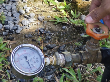 ไฟล์แนบ กปภ.สาขาคลองท่อม นำทีมลงพื้นที่ตรวจวัดแรงดันน้ำ 