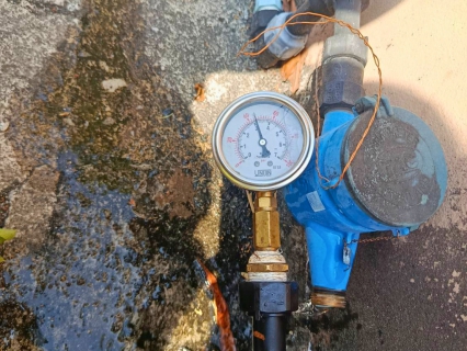 ไฟล์แนบ กปภ.สาขาระนอง ลงพื้นที่ตรวจวัดแรงดันน้ำ ตามโครงการ ผู้ใช้น้ำมั่นใจ กปภ.เช็คชัวร์